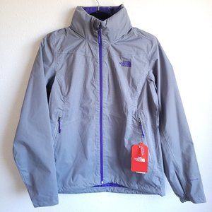 THE NORTH FACE Women's Resolve Insulated Jacket in gray w/ purple accents